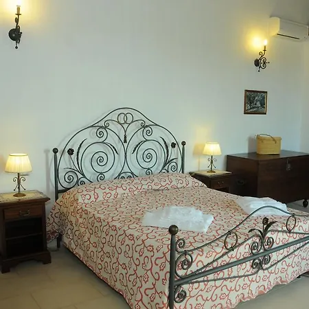 Agriturismo Masseria Quaremme Villa Carpignano Salentino Kamer foto